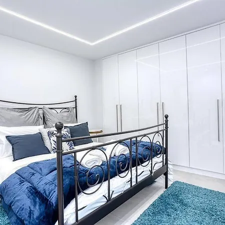 Luminous Luxury House Holiday home Pyli