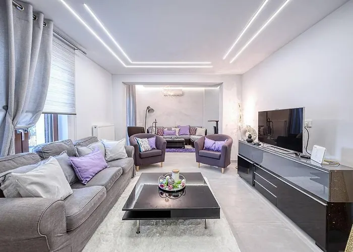 Luminous Luxury House Pýli