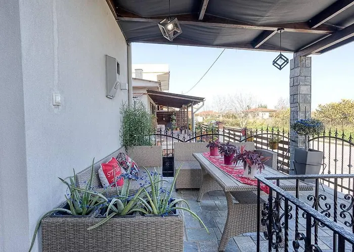 Case de vacanță Luminous Luxury House