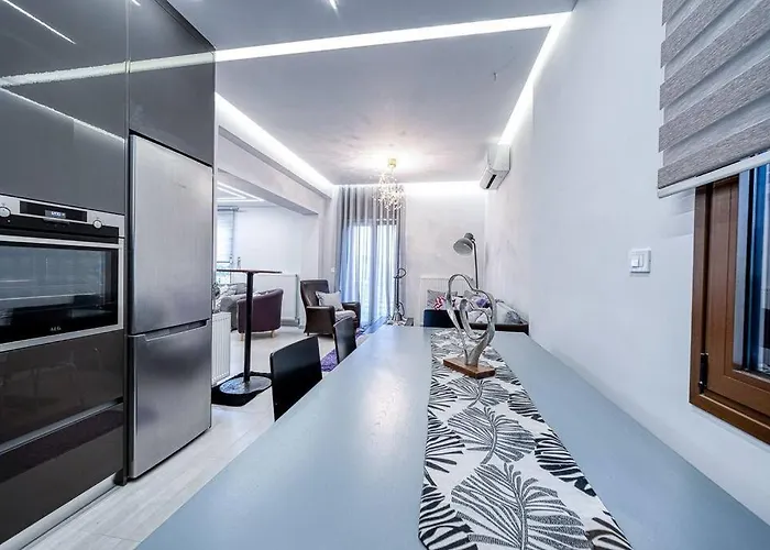 Luminous Luxury House *